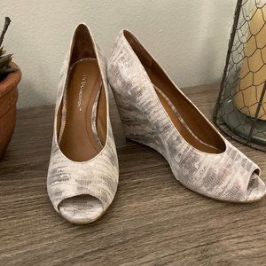 BCBGeneration Gold Silver Metallic Leather Claudia Wedge Peep Toe Shoe 7.5 M